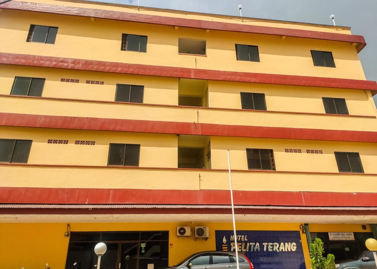Oyo 3372 Hotel Pelita Terang ナゴヤ エクステリア 写真