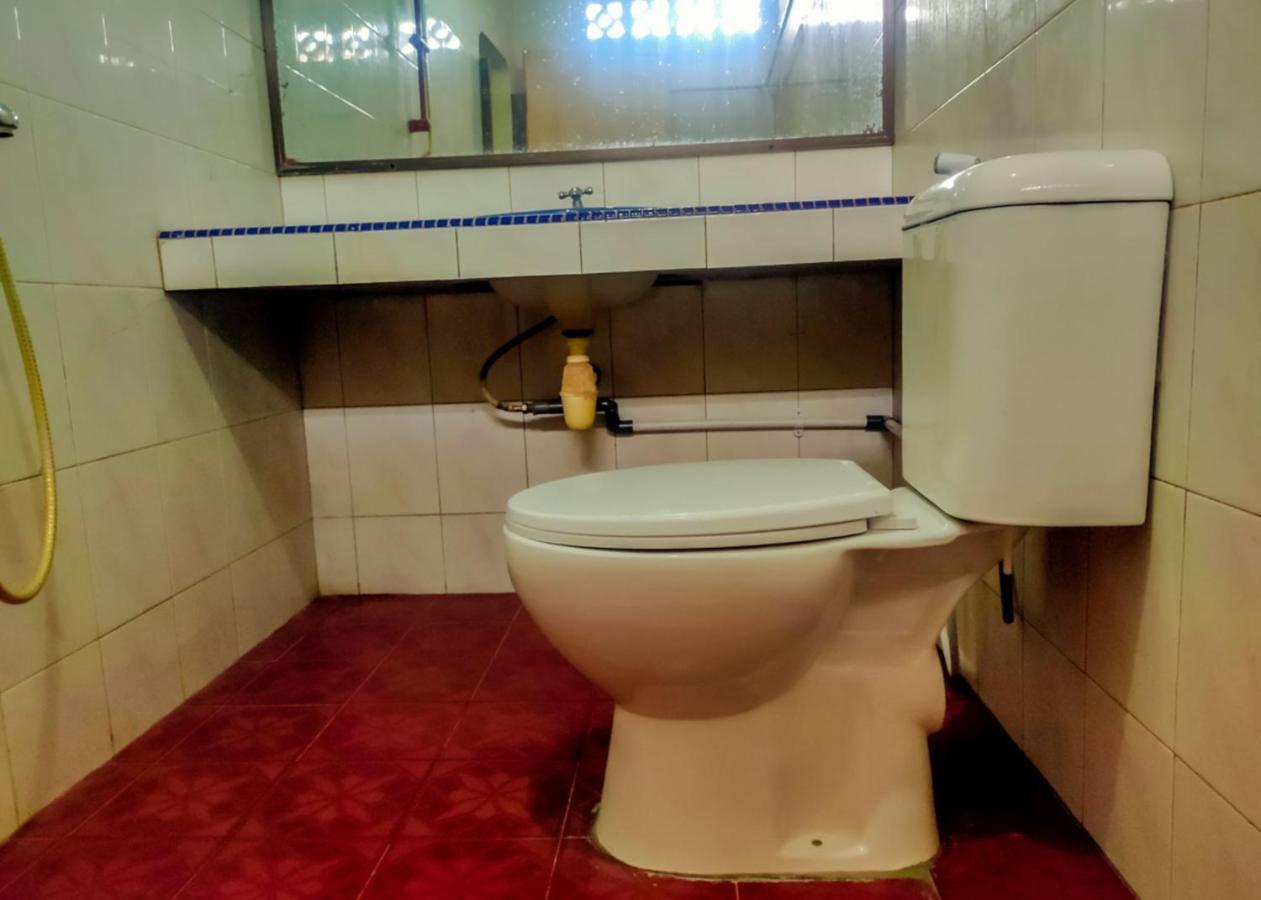 Oyo 3372 Hotel Pelita Terang ナゴヤ エクステリア 写真